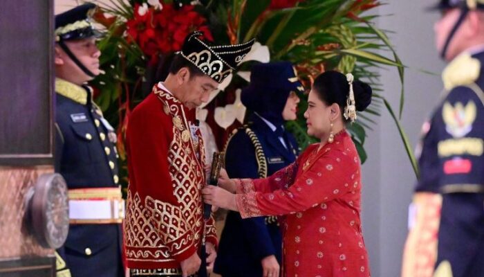 Makna Baju Adat Banjar yang dikenakan Presiden Jokowi pada Upacara Penurunan Bendera Merah Putih Di IKN