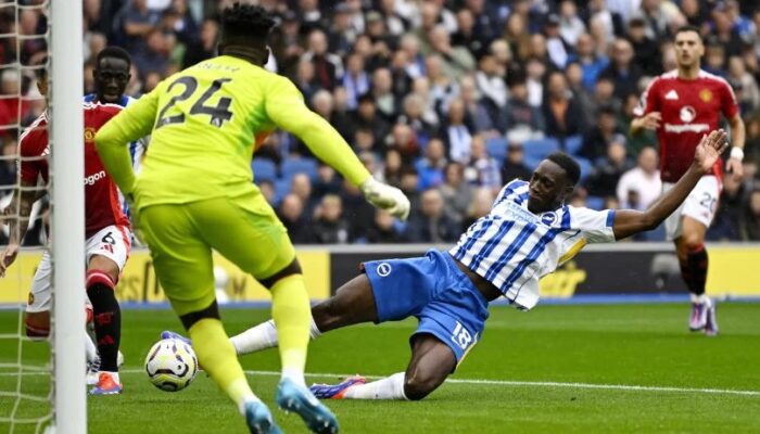 Manchester United Kalah Dramatis 2-1 dari Brighton: Gol Telat Joao Pedro Jadi Penentu