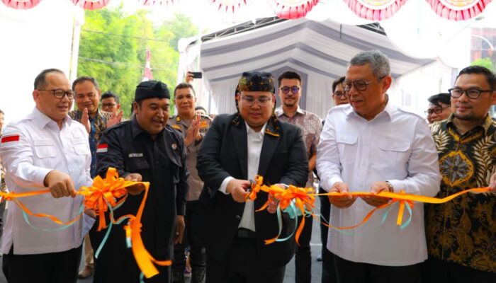 Wali Kota Tangerang Selatan Resmikan Gedung Bawaslu Tangsel dalam HUT Ke-6