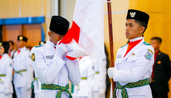 Wali Kota Tangsel Kukuhkan 50 Paskibraka untuk HUT RI ke-79