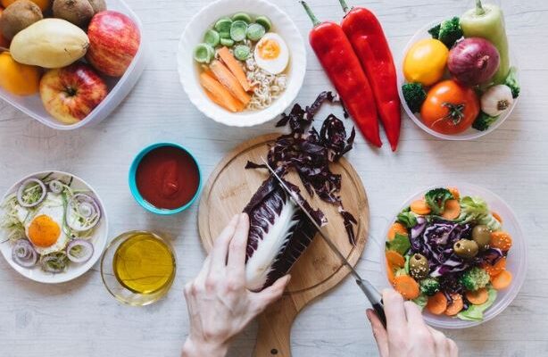 Makanan Super untuk Rambut Sehat dan Anti-Rontok: Rahasia Nutrisi untuk Rambut Tampil Berkilau!