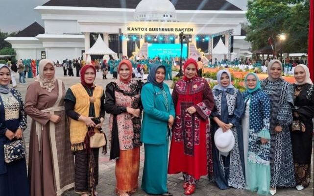 TP PKK Kota Tangerang dan Dekranasda Juara I & II di Lomba Wastra Provinsi Banten 2024