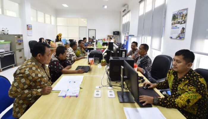 2 Oktober Hari Apa, Pemkab Pasuruan Wajibkan Karyawan Pakai Batik 1-4 Oktober 2024