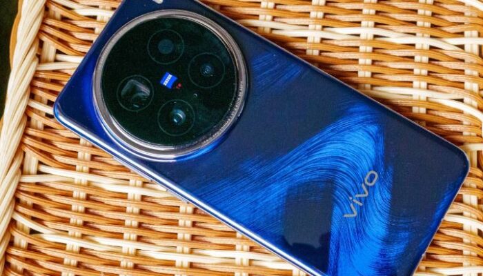 Vivo X200 Pro: Smartphone Premium dengan Kamera 200MP yang Mengagumkan!