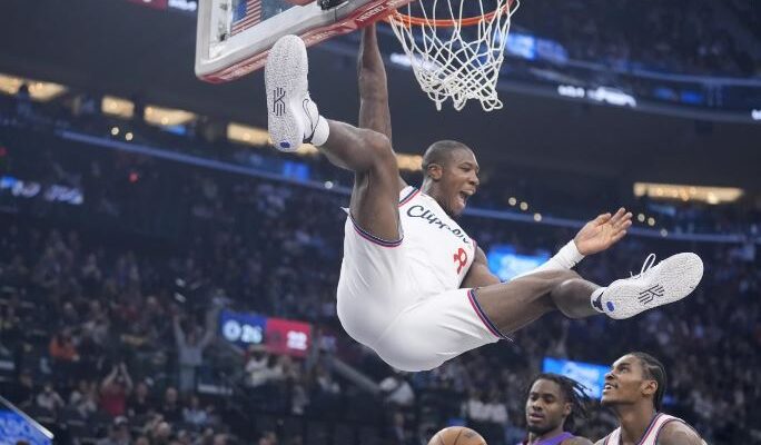 Clippers Tahan Raptors 105-103, Raih Kemenangan Keempat Berturut-turut