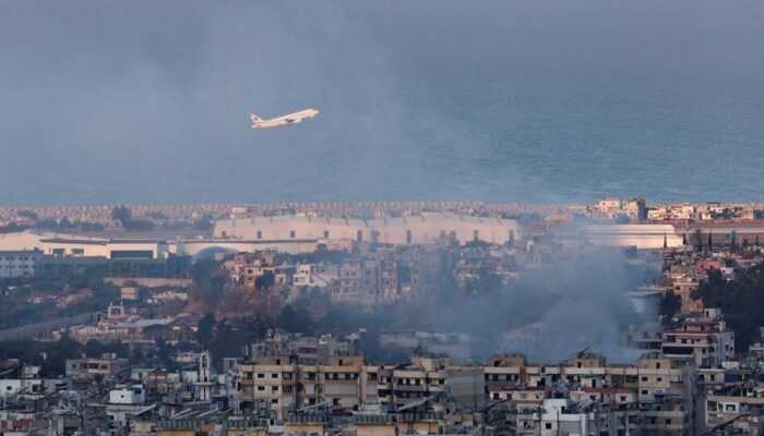 Israel Lancarkan Serangan Udara Dekat Bandara Beirut Lebanon