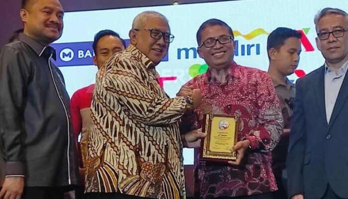 Pertamina Patra Niaga Sumbagut Terima Anugerah Mitra Media 2024