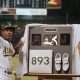 Rickey Henderson: Legenda ‘Man of Steal’ yang Meninggalkan Warisan Abadi