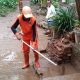 Banjir Jakarta: PPSU Dikerahkan Bersihkan Genangan Lumpur dan Sampah di Pejaten Timur, Jakarta Selatan