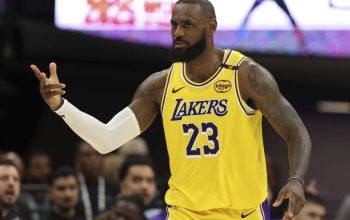 LeBron James Rayakan Ulang Tahun Ke-40, Jika Mau Masih Bisa Bermain 5 Tahun Lagi di Los Angeles Lakers