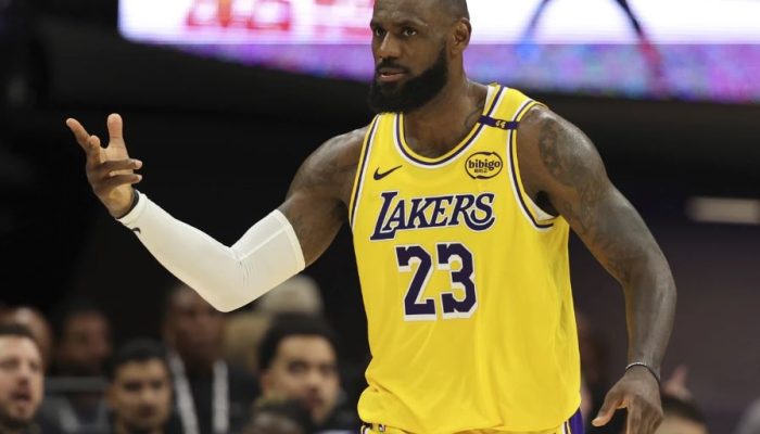 LeBron James Rayakan Ulang Tahun Ke-40, Jika Mau Masih Bisa Bermain 5 Tahun Lagi di Los Angeles Lakers