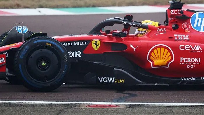 Lewis Hamilton Resmi Gabung Ferrari: Awal Perjalanan Baru di F1 2025