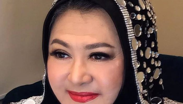 Majalah New York Time Nobatkan Emilia Contessa Sebagai Satu Dari Lima Artis Terpopuler Di Dunia