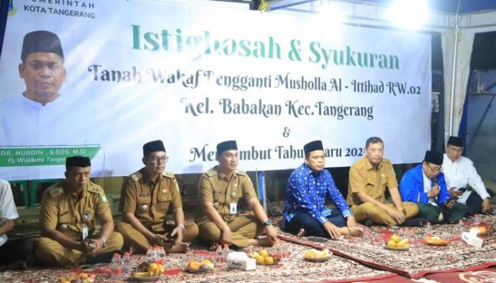 Meriahkan Malam Tahun Baru 2025, Pj Wali Kota Tangerang Hadiri Istigasah dan Syukuran Musala Al-Ittihad