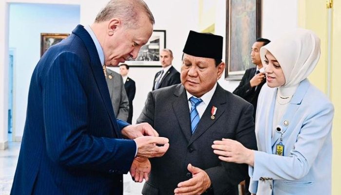 Akhiri Kunjungan, Ini Tipe Cendera Mata  Erdoğan dan Prabowo Yang Saling Ditukar