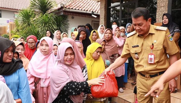 Bupati Tangerang Pantau Gerakan Pangan Murah di Balaraja, Bantu Warga Hadapi Ramadan