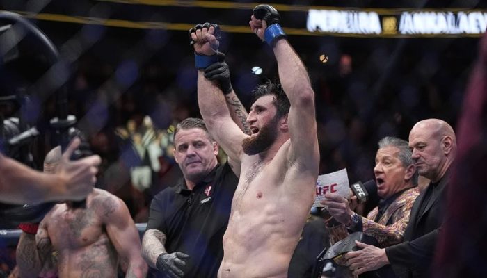 Magomed Ankalaev Rebut Sabuk Kelas Berat Ringan UFC 313 dengan Keputusan Mutlak