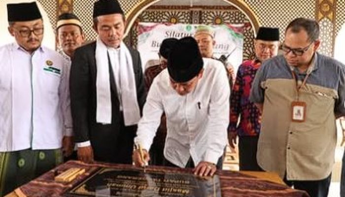 Moch Maesyal Rasyid Resmikan Masjid Darul Ummah di Pondok Pesantren Modern Cisoka