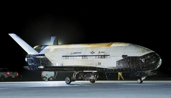 Pesawat Ulang-Alik Mini Rahasia Militer AS X-37B Kembali ke Bumi Setelah 434 Hari Kelilingi Dunia